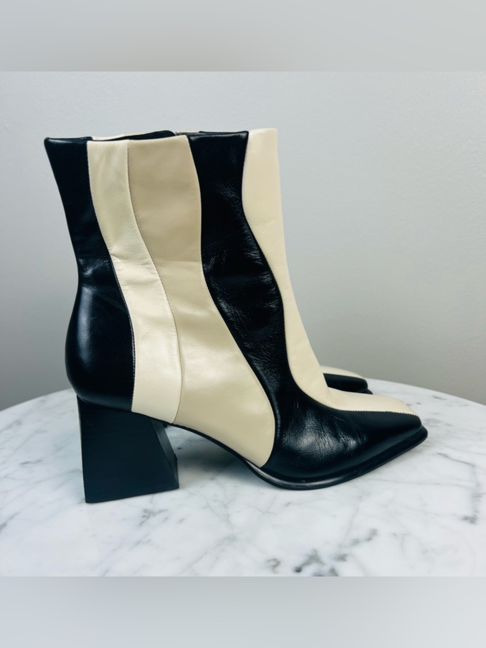 GB “Holy-Grail” Wavy Colorblock Leather Block Heel Booties – Size 9.5 - Picture 3 of 11
